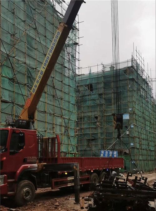 汉南区“慢工细活”—— 吊车的 “微动控制” 技术